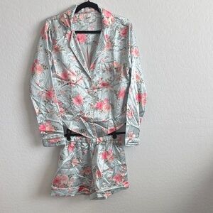 NWOT Silk Lezat Pajamas Size Small